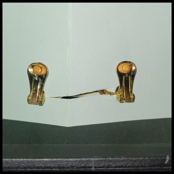 Vintage Swirly Earrings - Picture 4 of 5